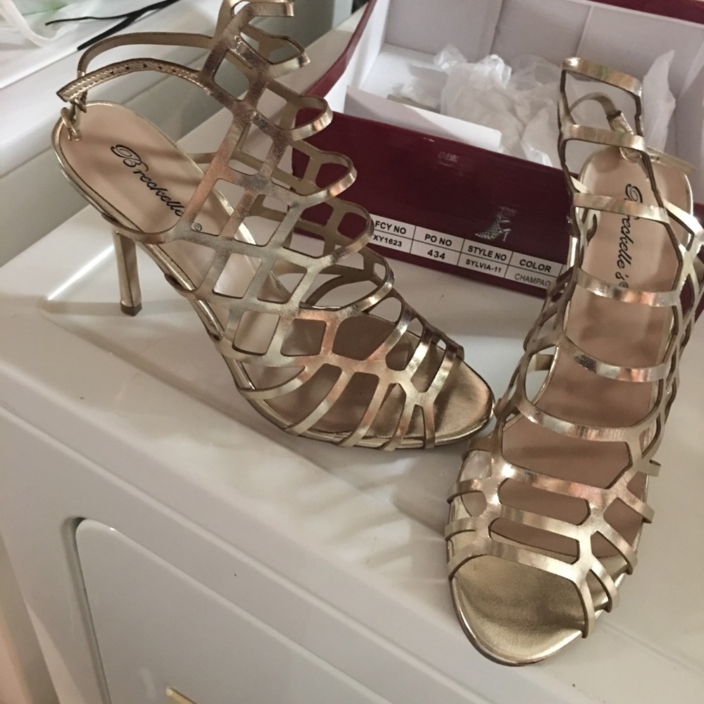 strappy sandal